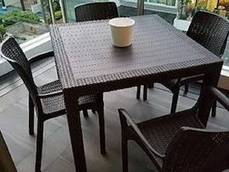 Стол обеденный квадратный FIJI Quatro Table, коричневый Стол обеденный квадратный FIJI Quatro Table, коричневый